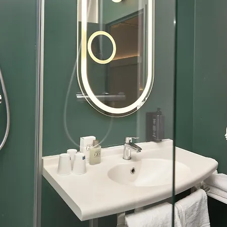 Ibis - Cran-gevrier Hotel 3*