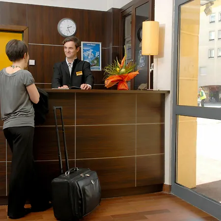 Ibis - Cran-gevrier Hotell 3*